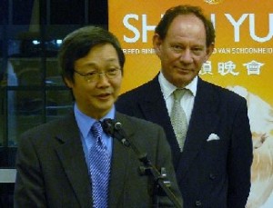 2010-02-26-2010-2-25-minhui-shenyun-eu03